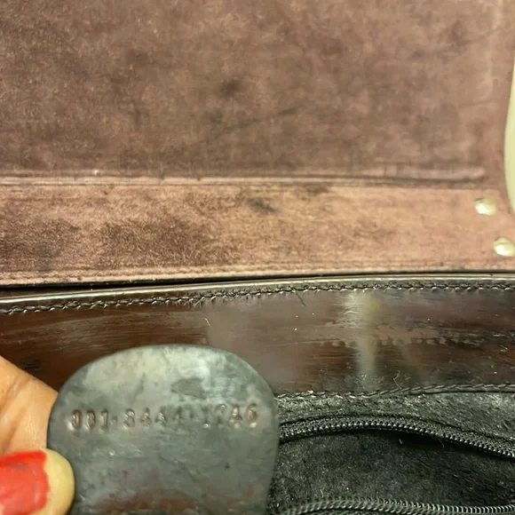 Authentic Gucci, please check all picture of condition - Picture 16 of 17